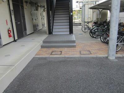 13/22 エントランス