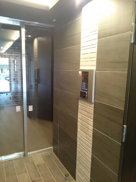 14/23 エントランス