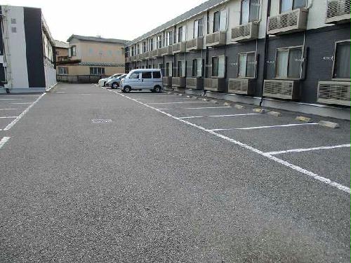 14/21 駐車場