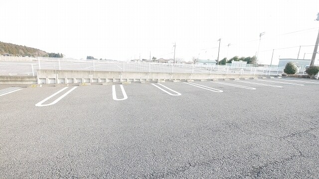 13/19 駐車場