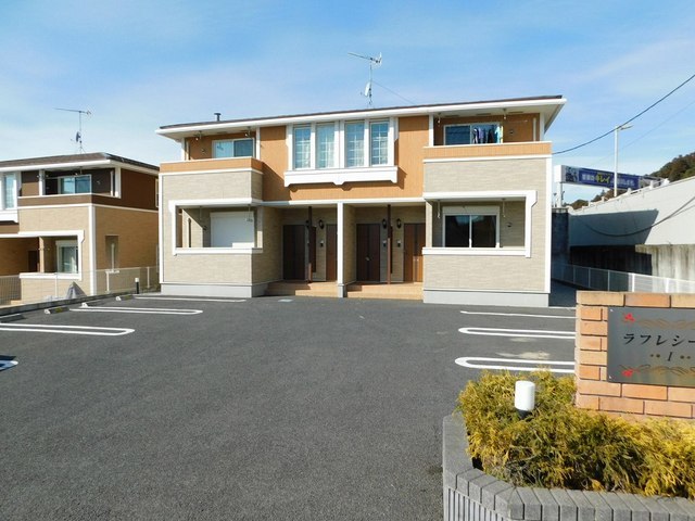 14/20 駐車場
