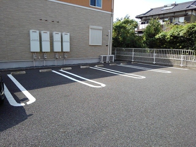 14/20 駐車場
