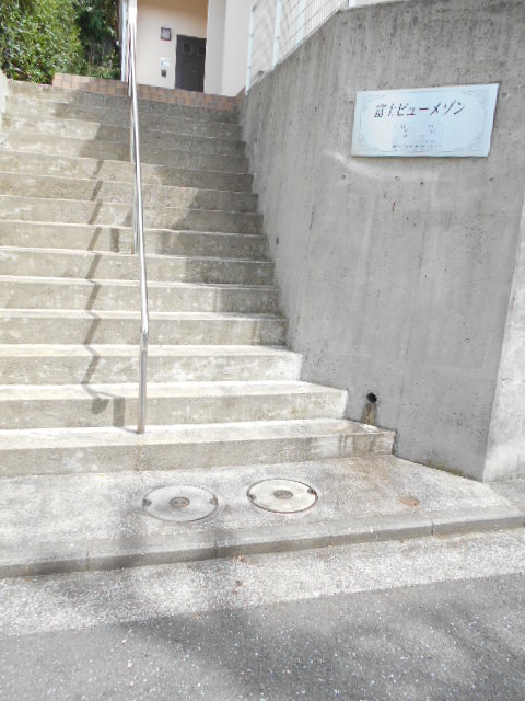 21/30 エントランス