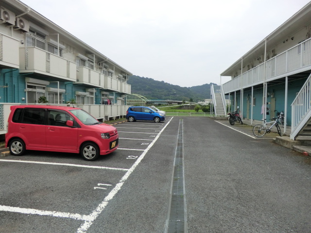 2/7 駐車場