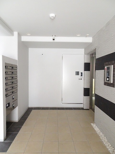 14/20 エントランス