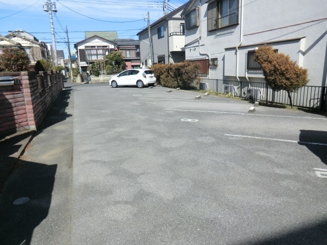 22/30 駐車場