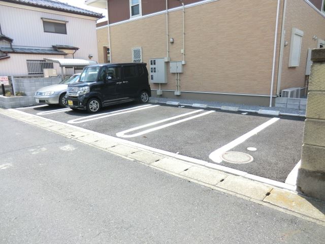 22/30 駐車場