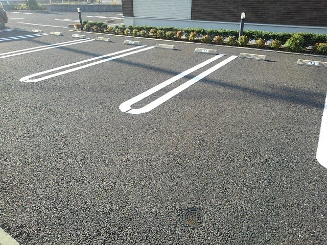 28/30 駐車場