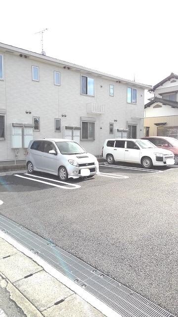 27/30 駐車場