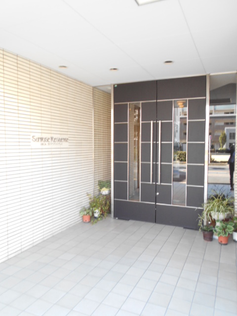 21/30 エントランス