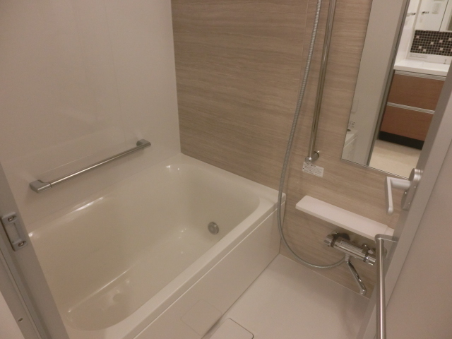 13/17 浴室