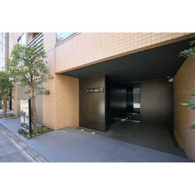 16/20 エントランス