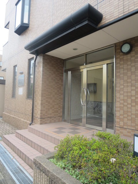 16/25 エントランス