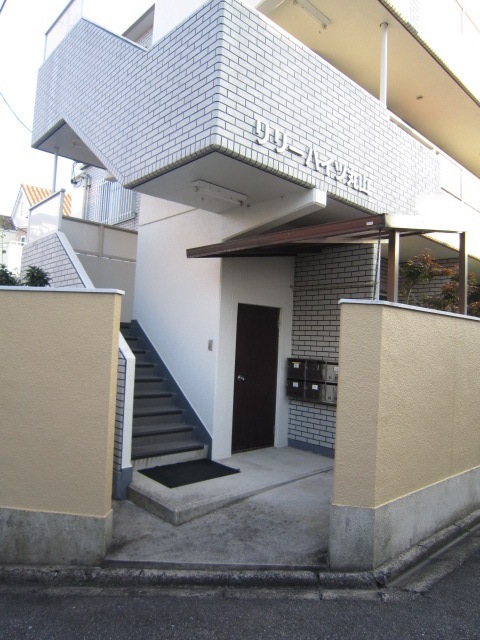 21/29 エントランス