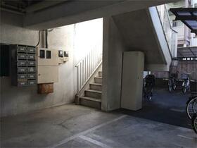 13/14 エントランス