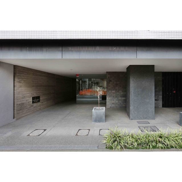 21/22 エントランス