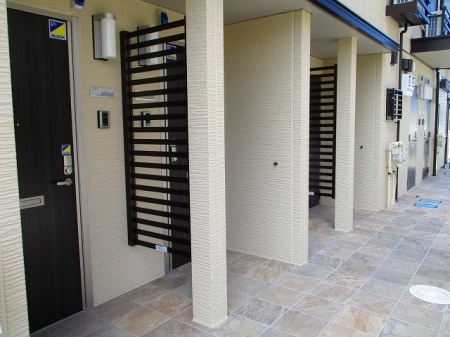 17/20 エントランス