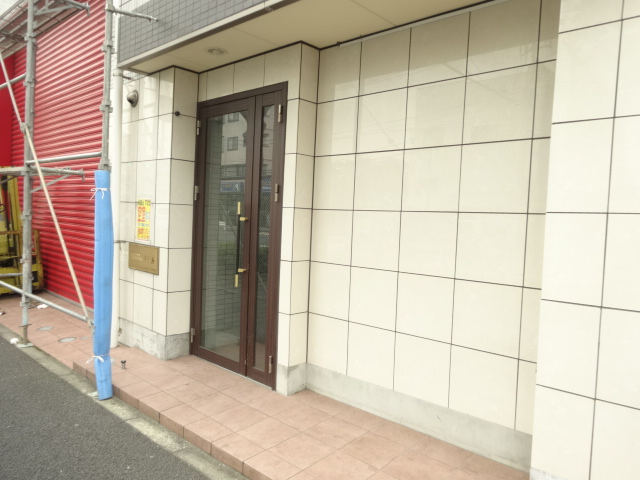 22/30 エントランス