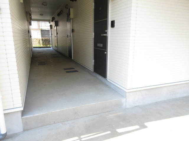 22/30 エントランス