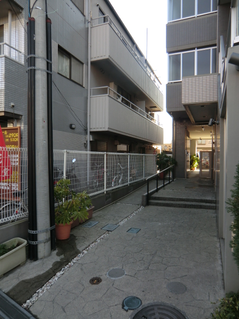 20/29 エントランス