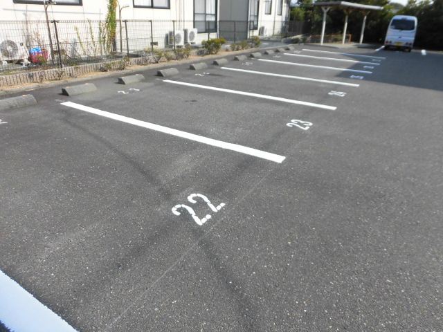 22/26 駐車場