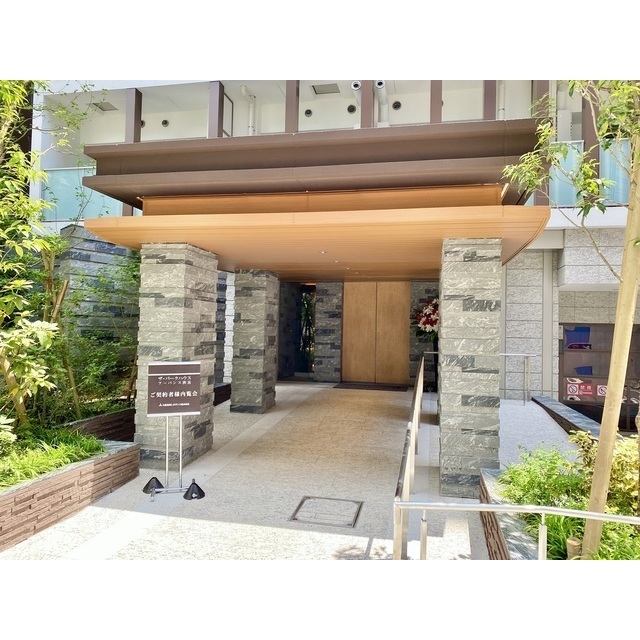 2/2 エントランス