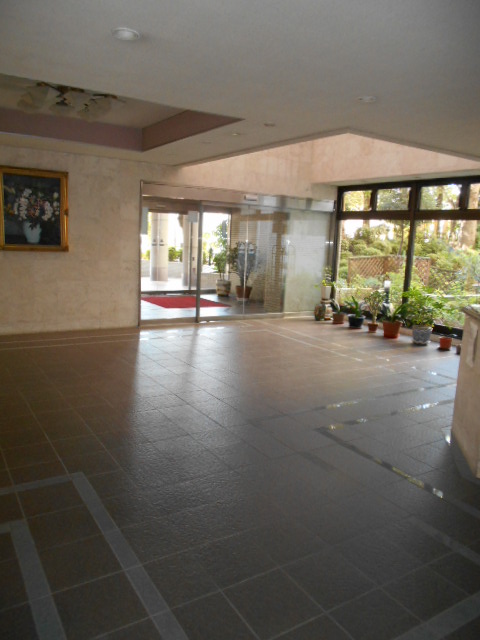 22/30 エントランス