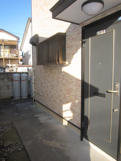 21/30 エントランス