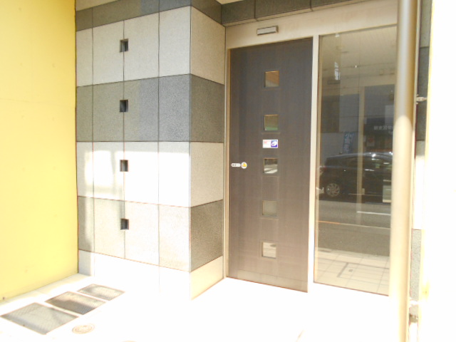 22/30 エントランス