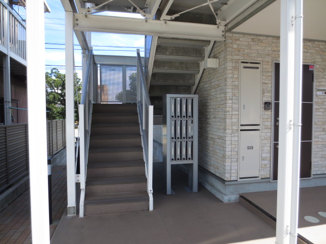 22/30 エントランス