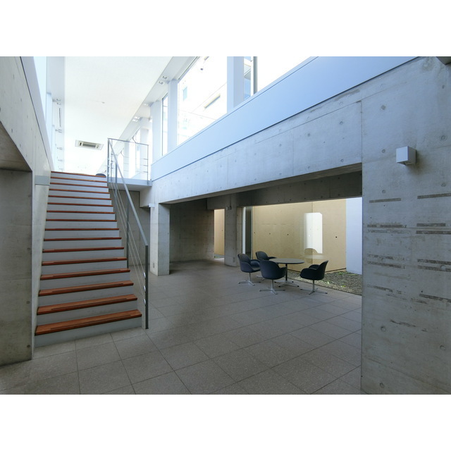 22/26 エントランス