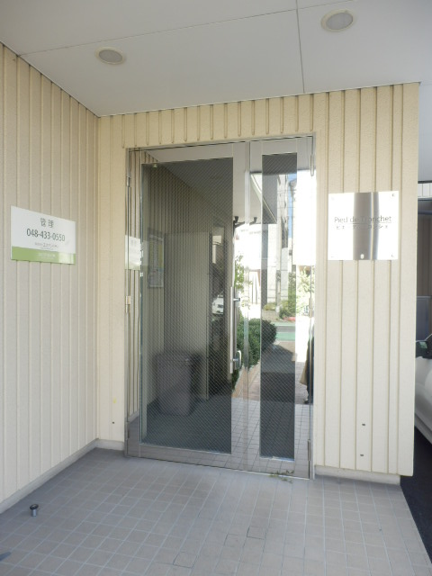 22/30 エントランス