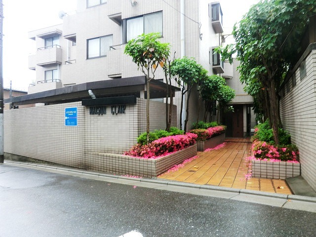 22/30 エントランス