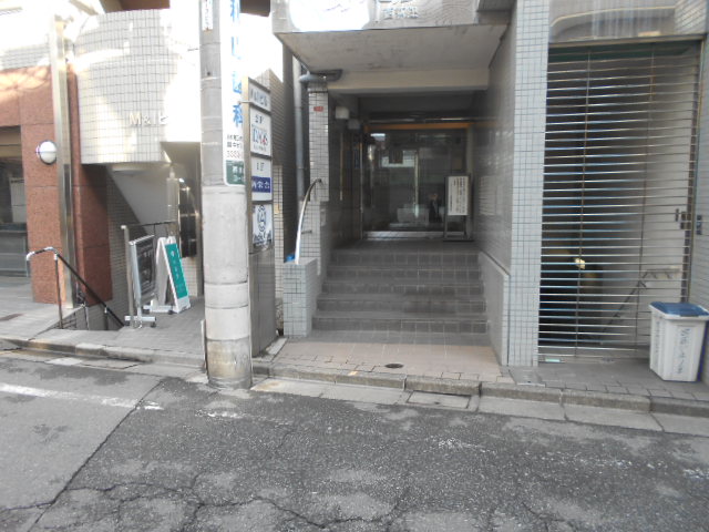 15/23 エントランス