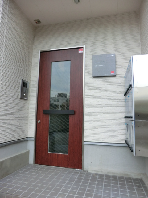 22/30 エントランス