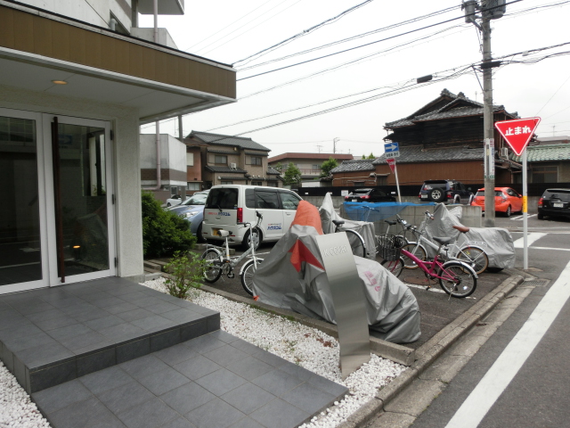 22/30 エントランス