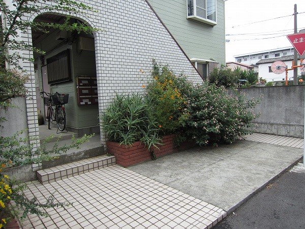 21/25 エントランス