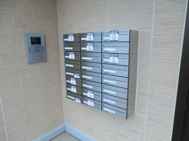 18/22 エントランス