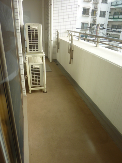 19/30 バルコニー