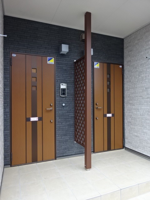 13/23 エントランス