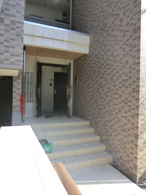 21/27 エントランス