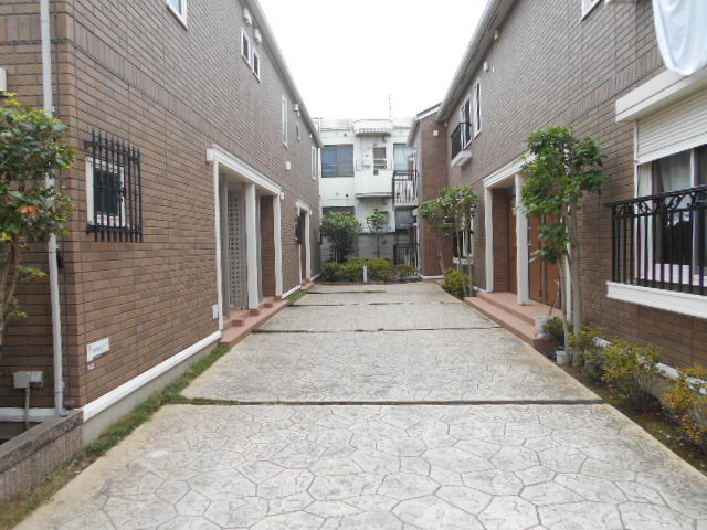 22/28 エントランス