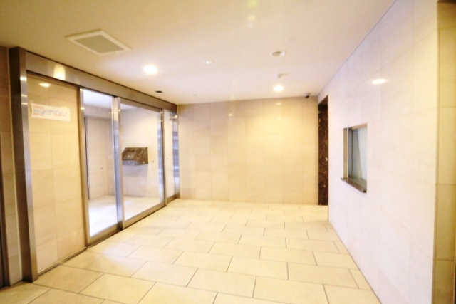 22/26 エントランス