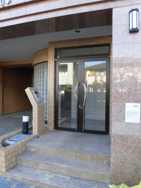 22/30 エントランス