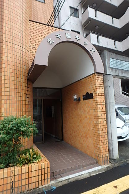 22/23 エントランス