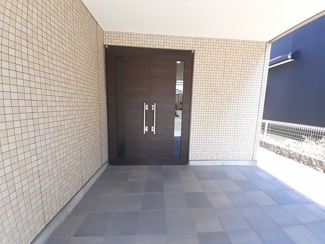 21/28 エントランス