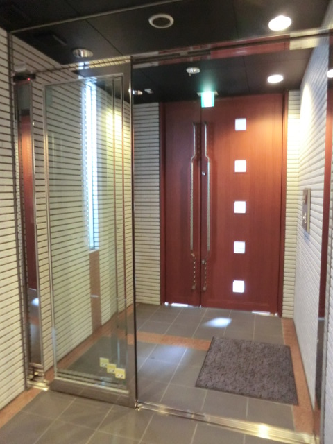 22/30 エントランス