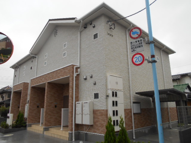 22/26 エントランス