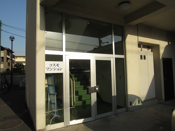 22/30 エントランス