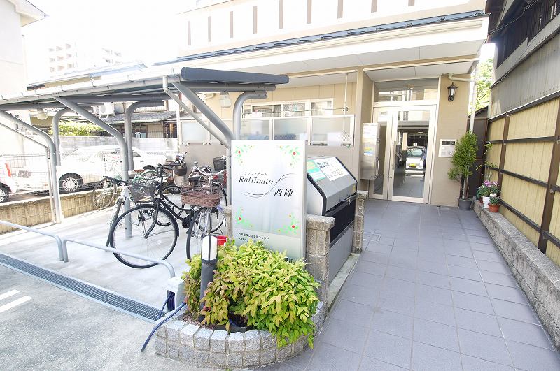 14/20 エントランス